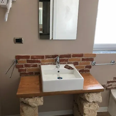 Torre Balzano Panzió Valenzano