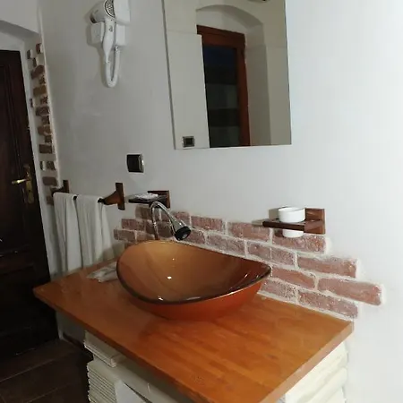 Torre Balzano Oda ve Kahvaltı 3*