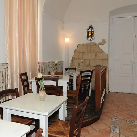 Oda ve Kahvaltı Torre Balzano 3*