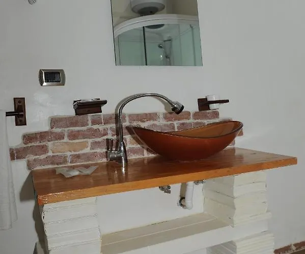 فندق مبيت وإفطار Torre Balzano 3*