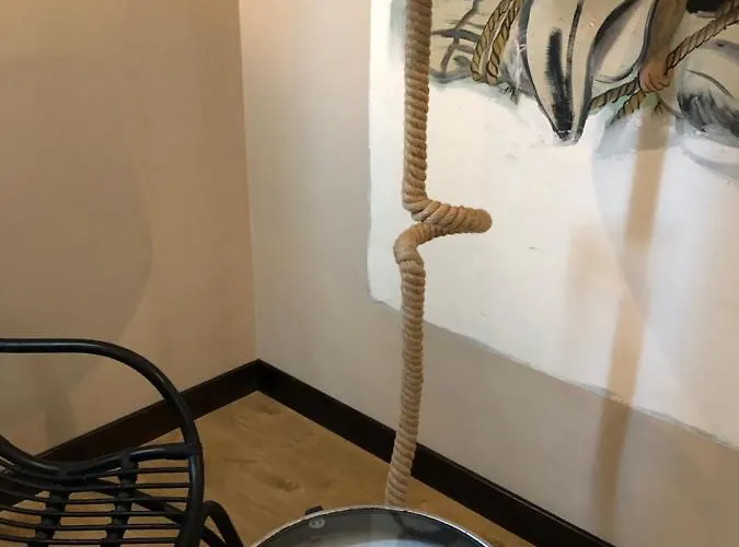 فندق مبيت وإفطار Torre Balzano فالينتْسانو